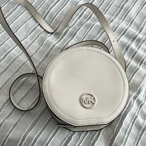 Cream round Michael kors crossbody